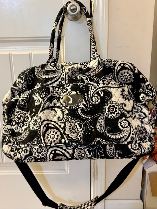 Vera Bradley Handbags - Vera Bradley Black & White Paisley Quilted Travel Bag